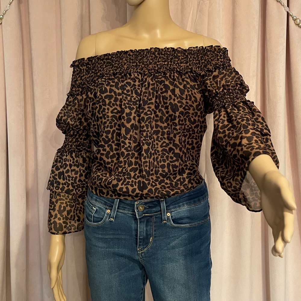 MAX STUDIOS ANIMAL PRINT OFF THE SHOULDER BLOUSE